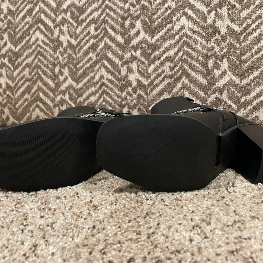 Dolce Vita square toe bootie black with chain padded sole 3” heel 9.5 Kodye - Picture 8 of 9